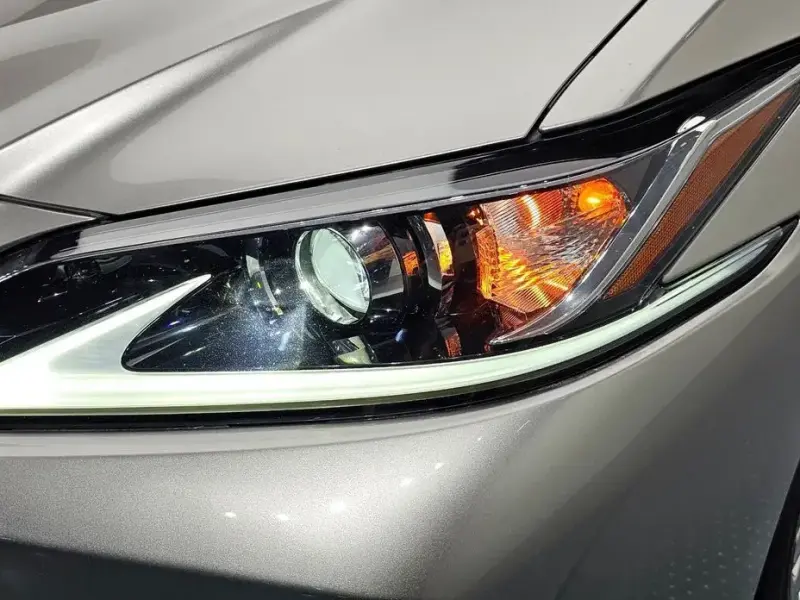2018 Lexus ES с пробегом 115 356 км