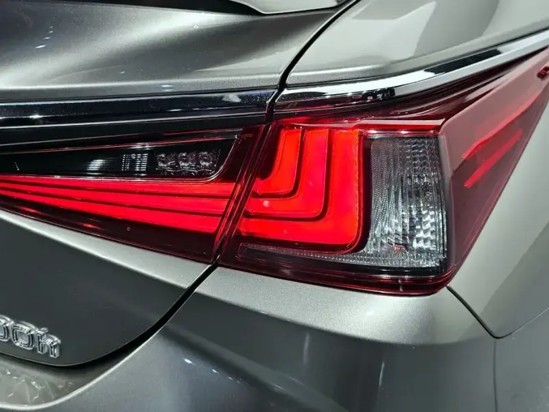 2018 Lexus ES с пробегом 115 356 км