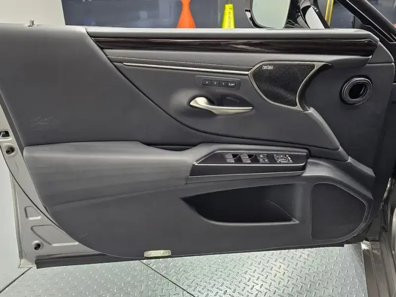 2018 Lexus ES с пробегом 115 356 км