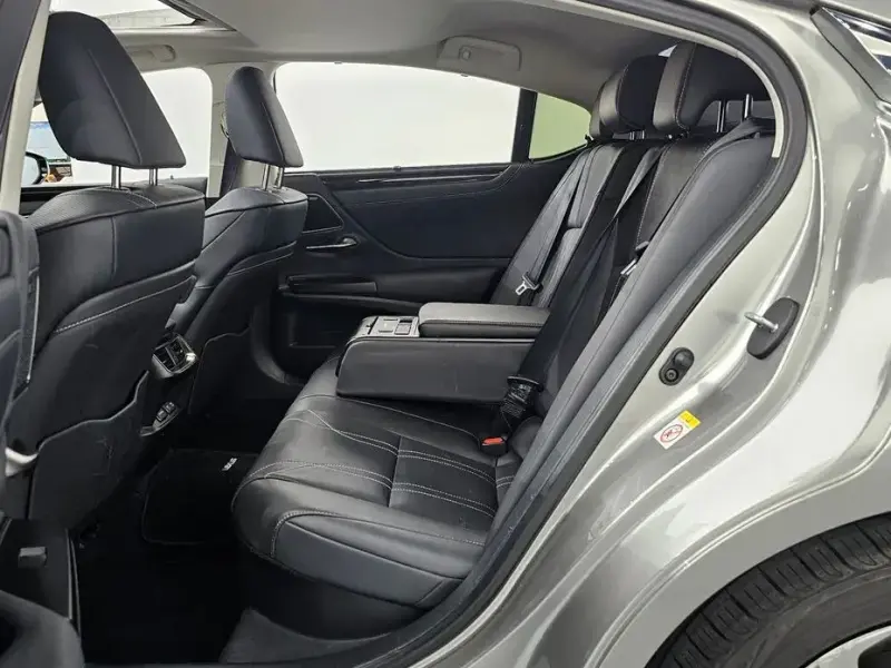 2018 Lexus ES с пробегом 115 356 км