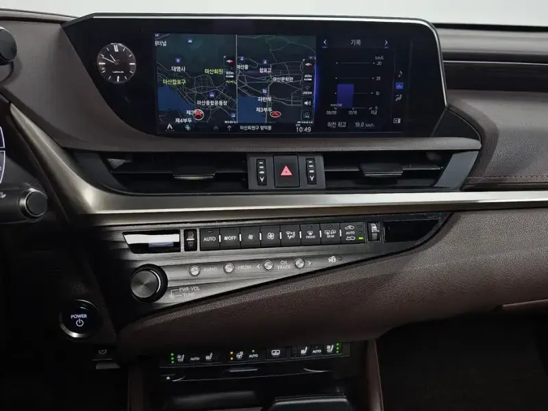 2020 Lexus ES с пробегом 81 244 км