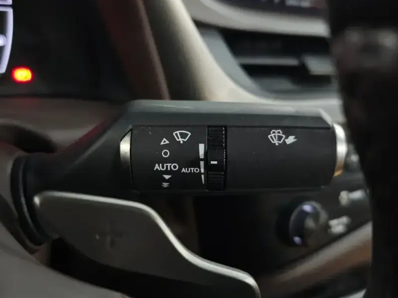 2020 Lexus ES с пробегом 81 244 км