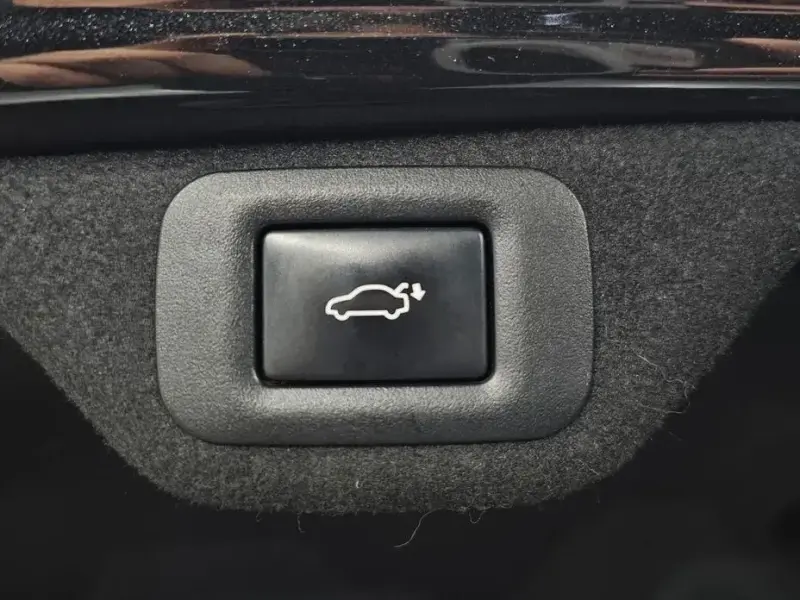 2020 Lexus ES с пробегом 81 244 км