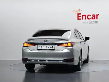 2018 Lexus ES с пробегом 92 363 км