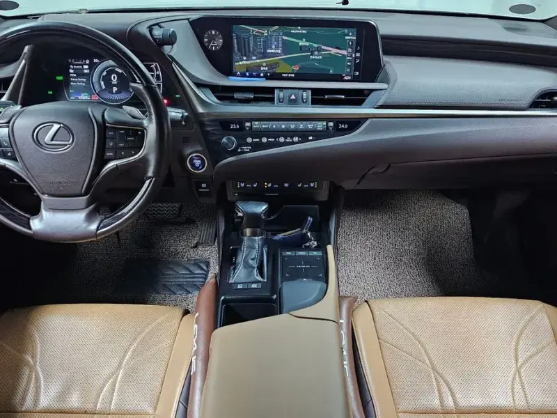 2018 Lexus ES с пробегом 92 363 км