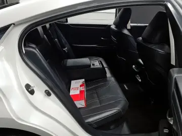2021 Lexus ES с пробегом 100 668 км