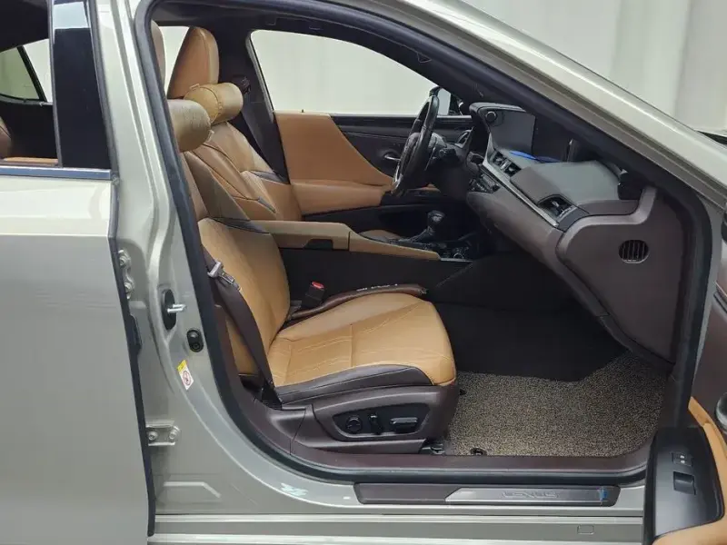 2018 Lexus ES с пробегом 92 363 км