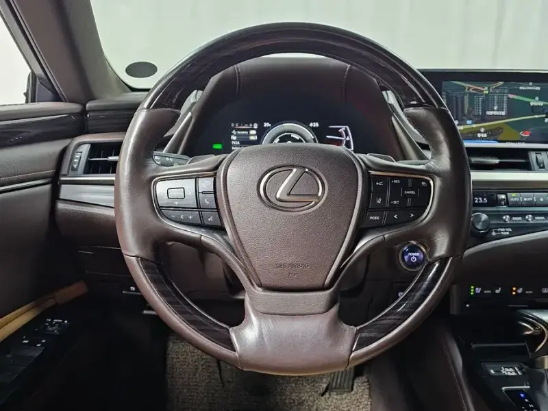 2018 Lexus ES с пробегом 92 363 км