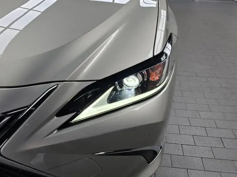 2018 Lexus ES с пробегом 92 363 км