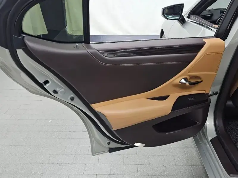 2018 Lexus ES с пробегом 92 363 км