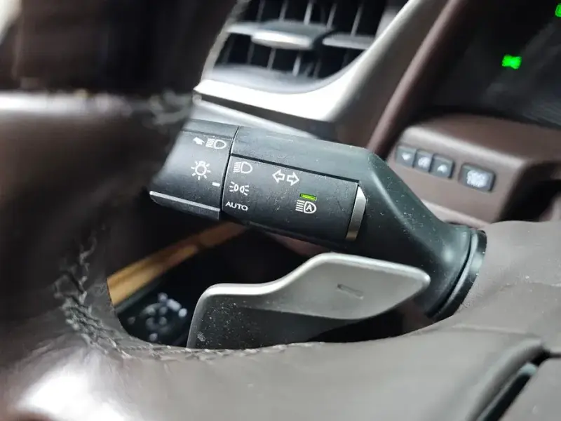 2018 Lexus ES с пробегом 92 363 км