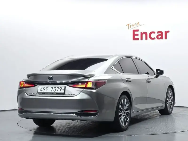 2018 Lexus ES с пробегом 117 235 км