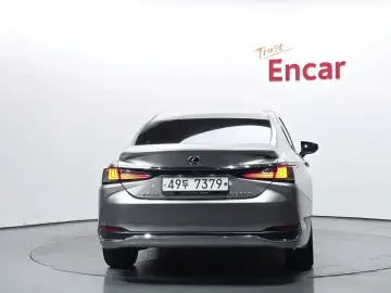 2018 Lexus ES с пробегом 117 235 км
