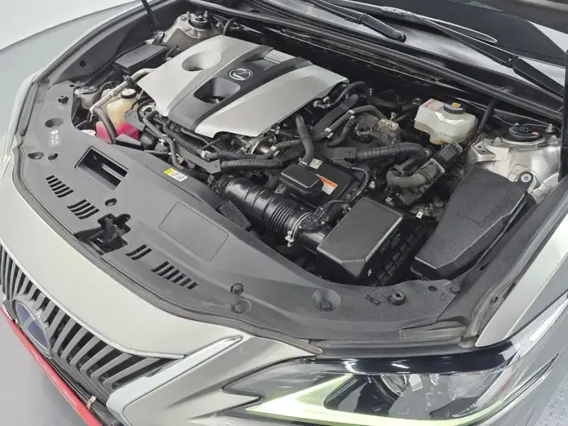 2018 Lexus ES с пробегом 117 235 км