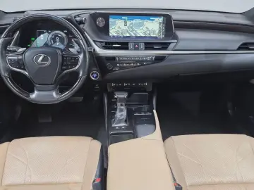 2018 Lexus ES с пробегом 117 235 км