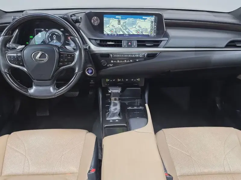 2018 Lexus ES с пробегом 117 235 км
