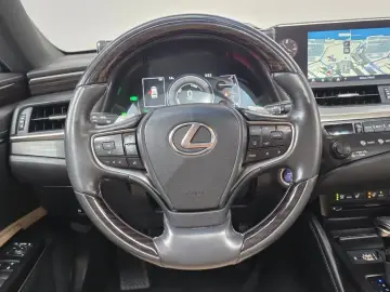 2018 Lexus ES с пробегом 117 235 км