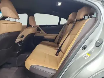 2019 Lexus ES с пробегом 52 999 км
