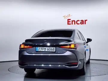 2019 Lexus ES с пробегом 78 838 км
