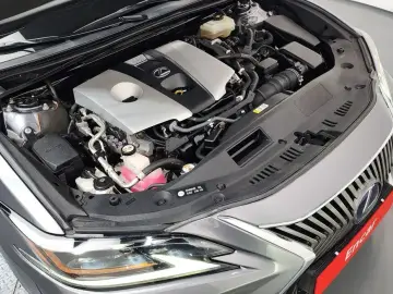 2019 Lexus ES с пробегом 78 838 км