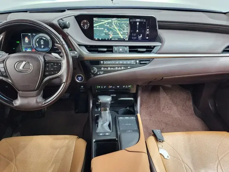 2019 Lexus ES с пробегом 78 838 км