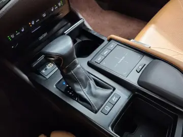 2019 Lexus ES с пробегом 78 838 км