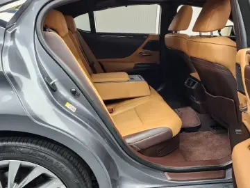 2019 Lexus ES с пробегом 78 838 км
