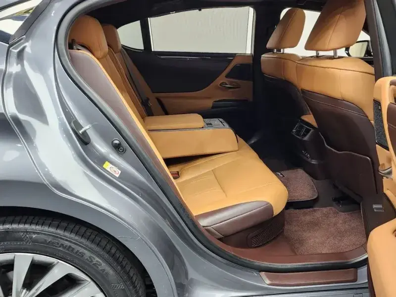 2019 Lexus ES с пробегом 78 838 км
