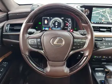 2019 Lexus ES с пробегом 78 838 км