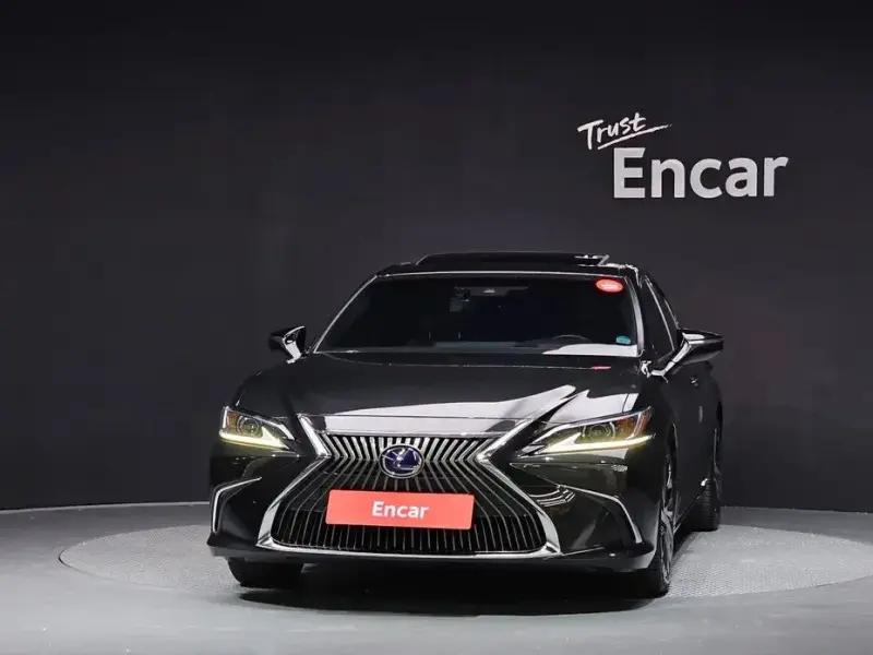 2018 Lexus ES с пробегом 111 316 км