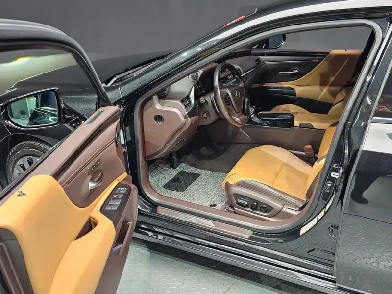 2018 Lexus ES с пробегом 111 316 км