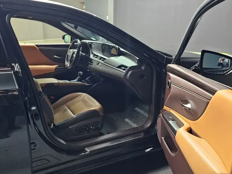 2018 Lexus ES с пробегом 111 316 км