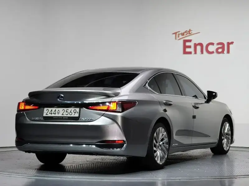 2018 Lexus ES с пробегом 111 004 км