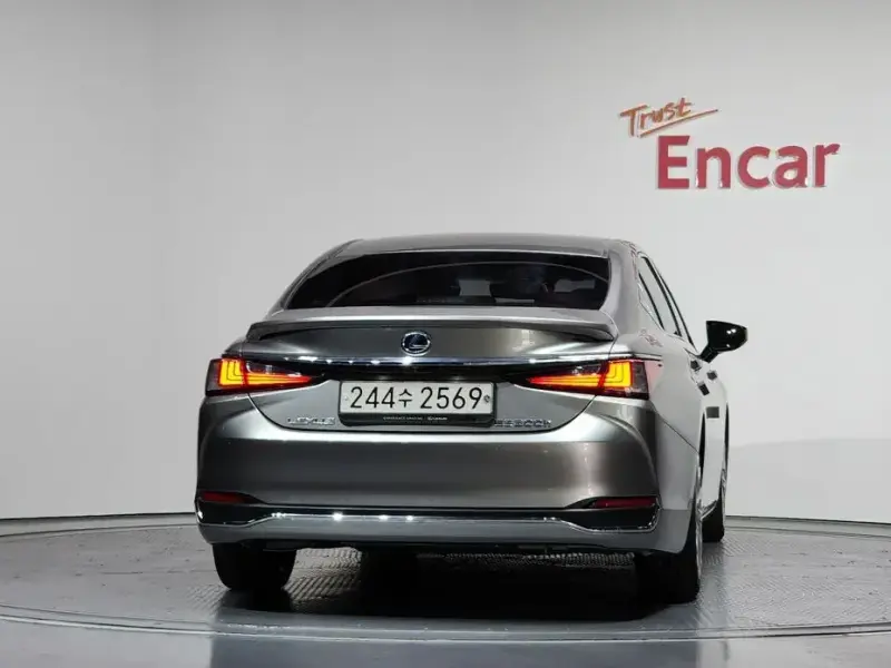 2018 Lexus ES с пробегом 111 004 км