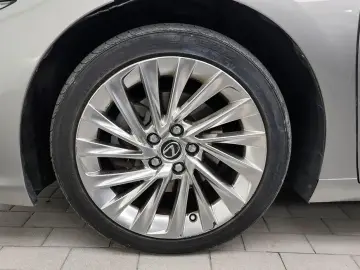 2018 Lexus ES с пробегом 111 004 км