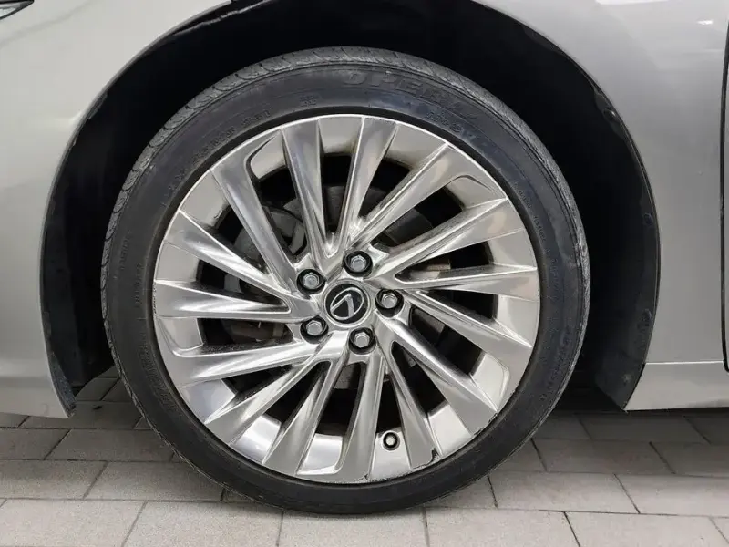 2018 Lexus ES с пробегом 111 004 км