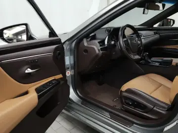 2018 Lexus ES с пробегом 111 004 км