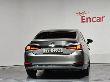 2019 Lexus ES с пробегом 173 021 км