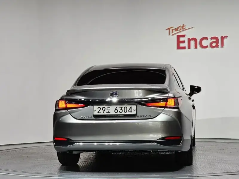 2019 Lexus ES с пробегом 173 021 км