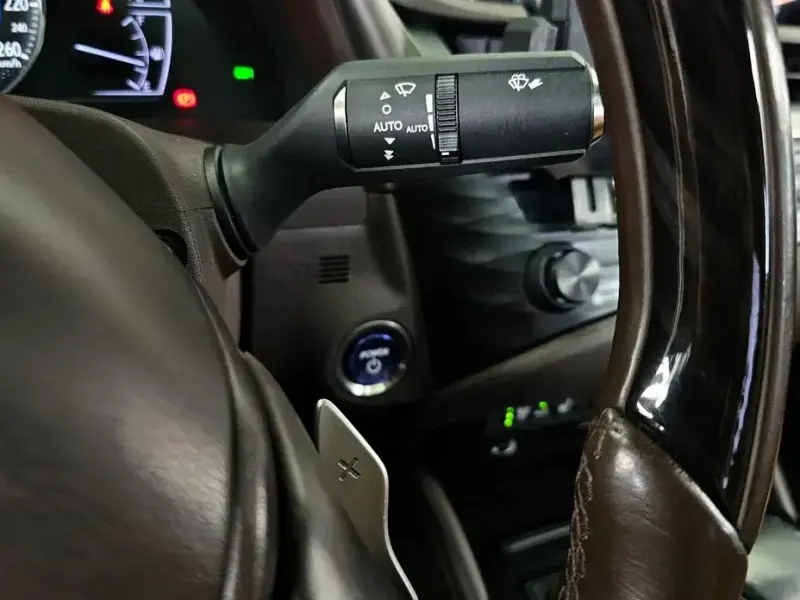 2019 Lexus ES с пробегом 173 021 км