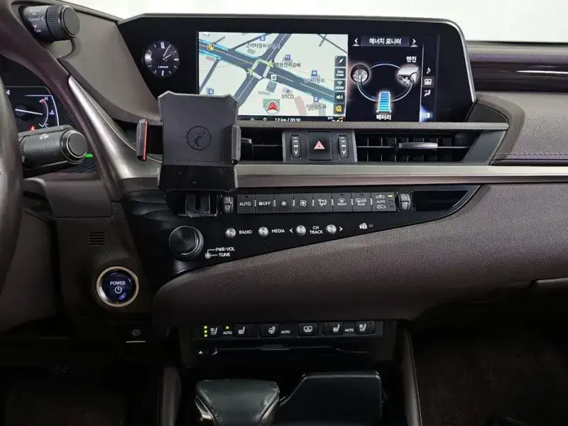 2019 Lexus ES с пробегом 173 021 км