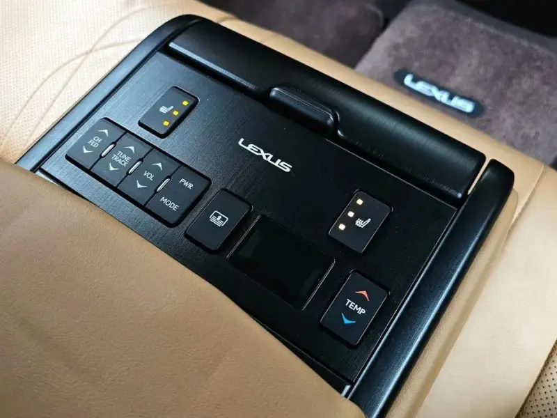 2019 Lexus ES с пробегом 173 021 км