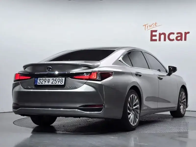 2021 Lexus ES с пробегом 97 461 км