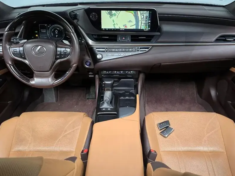 2021 Lexus ES с пробегом 97 461 км