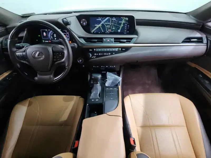 2019 Lexus ES с пробегом 37 966 км