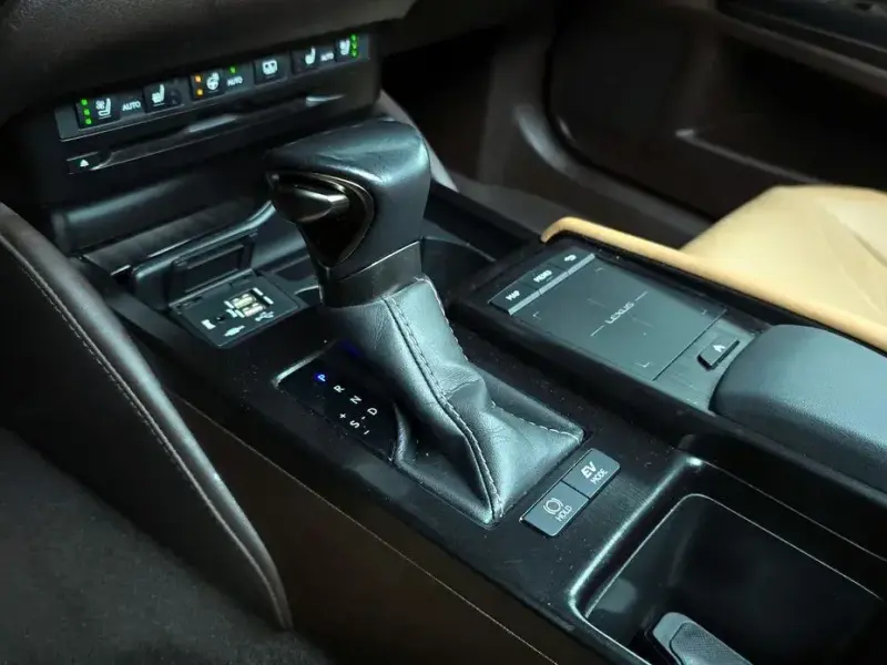 2021 Lexus ES с пробегом 97 461 км