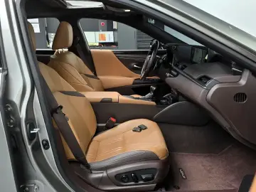 2021 Lexus ES с пробегом 97 461 км