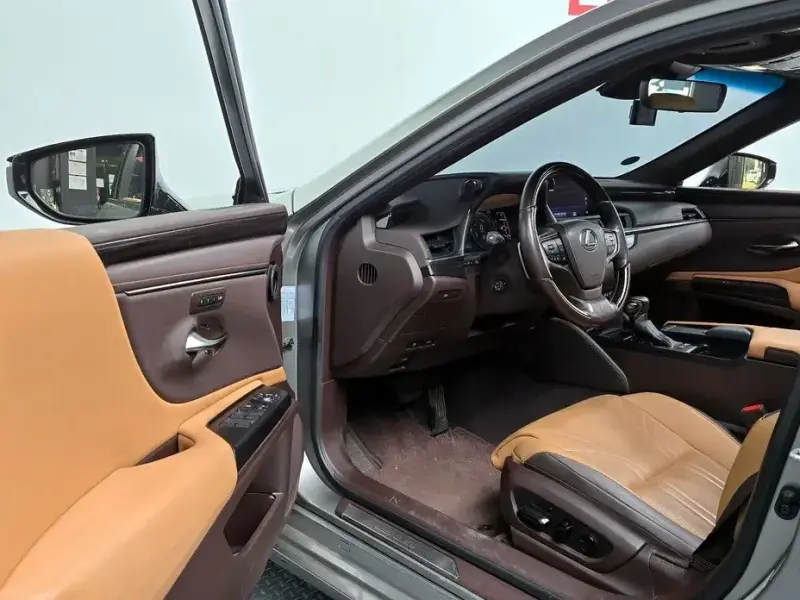 2021 Lexus ES с пробегом 97 461 км