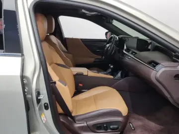 2019 Lexus ES с пробегом 37 966 км