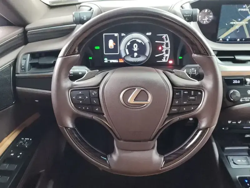 2019 Lexus ES с пробегом 37 966 км